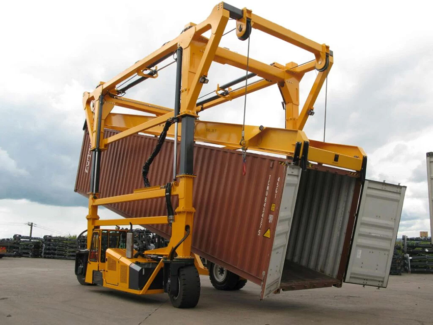 华隧智运：非标定制跨运车，为复杂作业提供高效方案