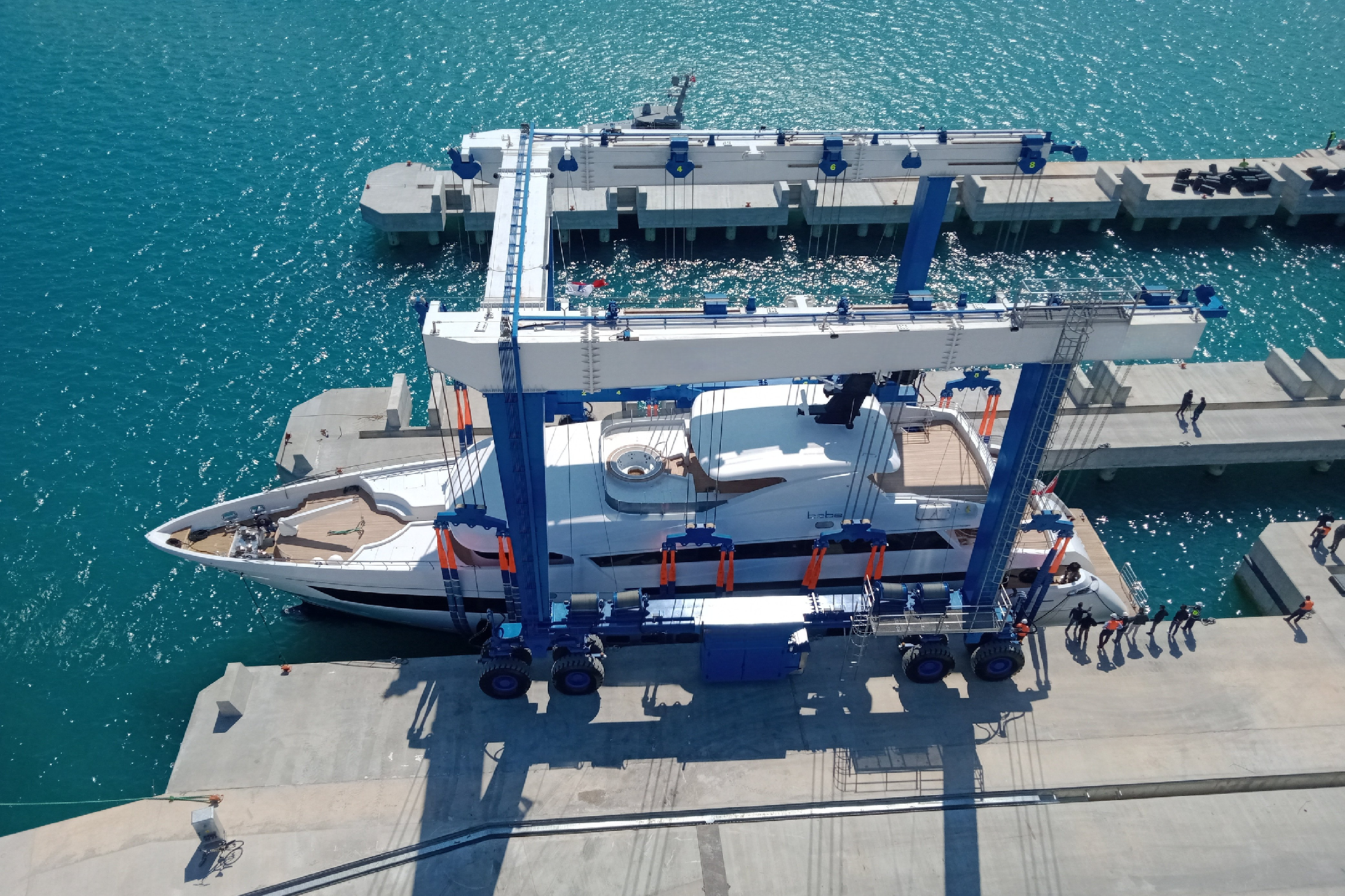 hscrane-customized-travel-lift-1.png